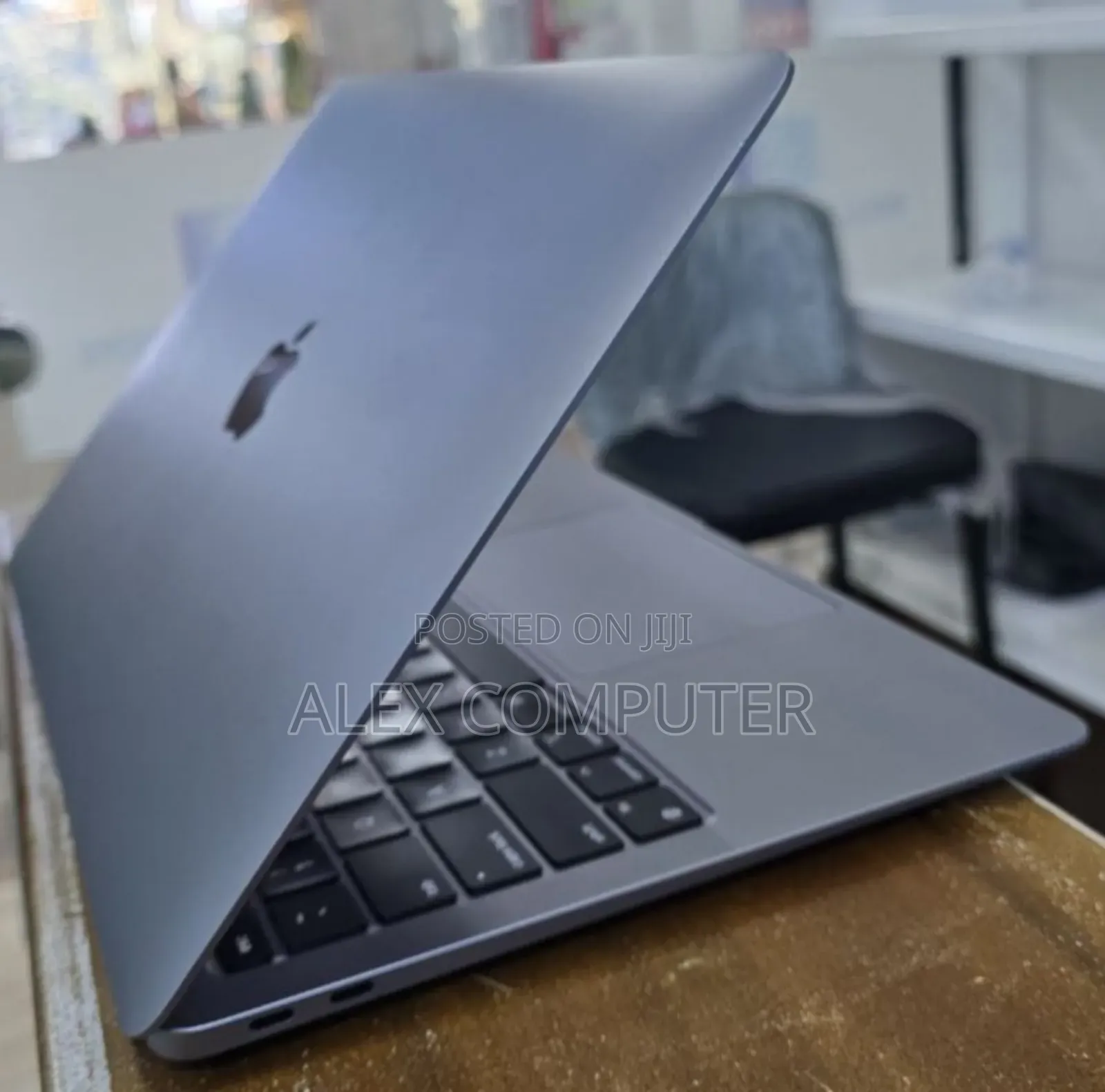 New Laptop Apple MacBook Air 2020 M1 8GB Intel Core I5 SSD 256GB