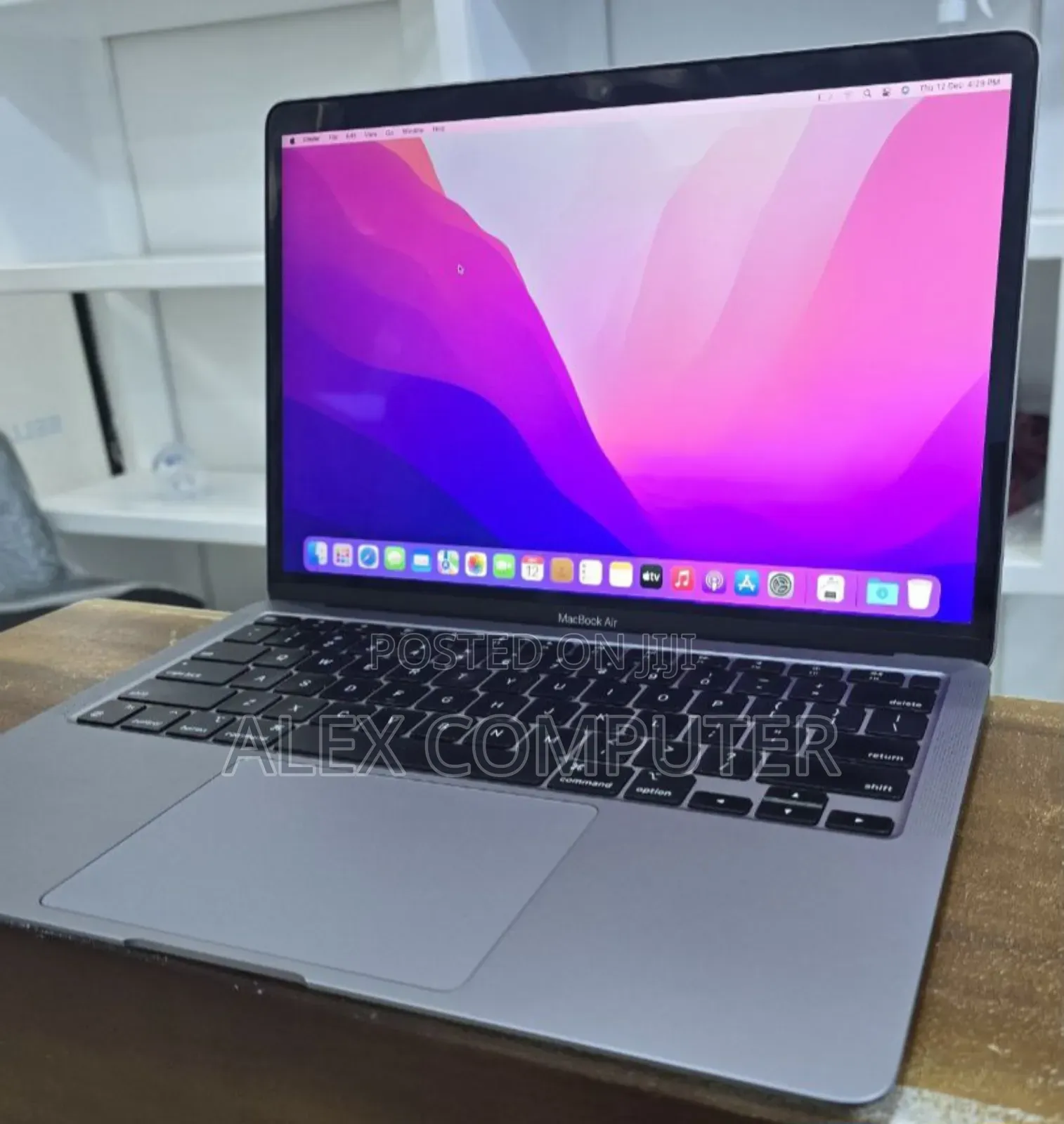 New Laptop Apple MacBook Air 2020 M1 8GB Intel Core I5 SSD 256GB