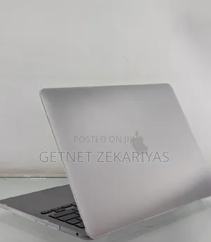 New Laptop Apple MacBook Pro M1 8GB Apple M1 SSD 256GB