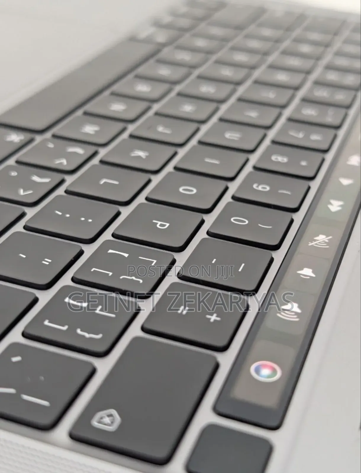 New Laptop Apple MacBook Pro M1 8GB Apple M1 SSD 256GB