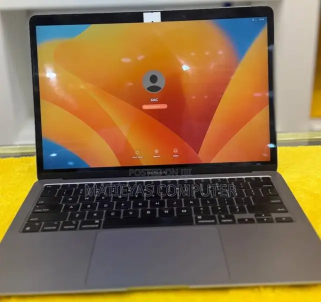 New Laptop Apple MacBook Air 2020 M1 8GB Apple M1 SSD 256GB