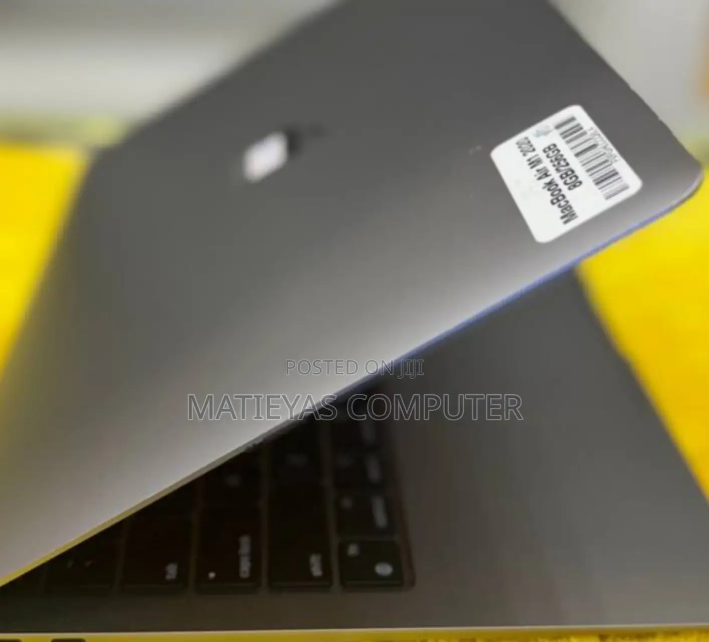 New Laptop Apple MacBook Air 2020 M1 8GB Apple M1 SSD 256GB