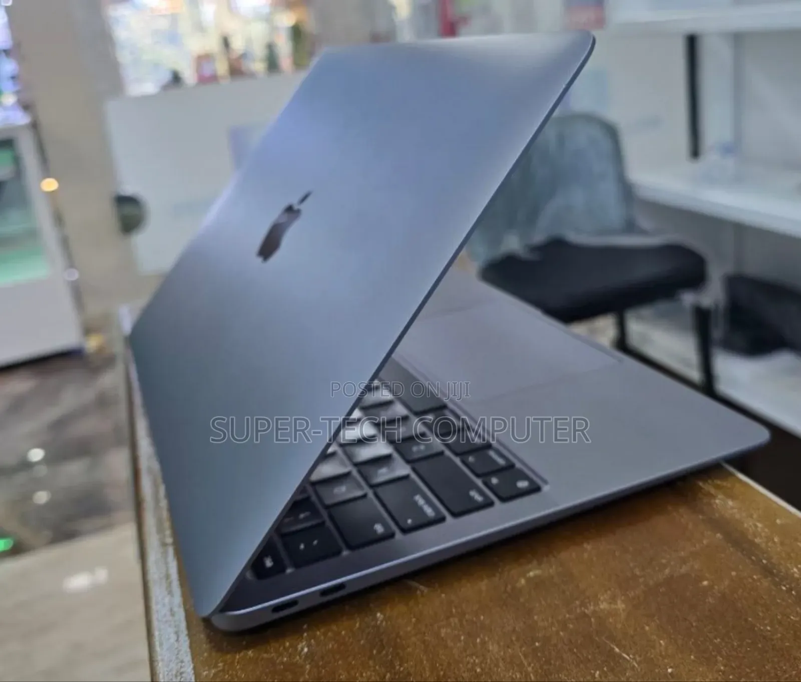 New Laptop Apple MacBook Air 2020 M1 8GB Apple M1 SSD 256GB