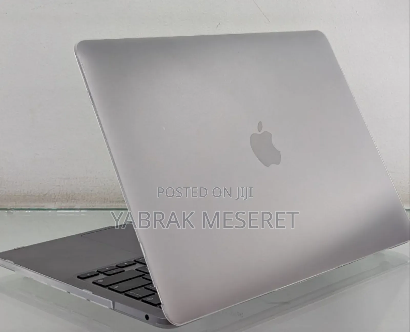 New Laptop Apple MacBook Pro 2020 M1 8GB Apple M1 Pro SSD 256GB