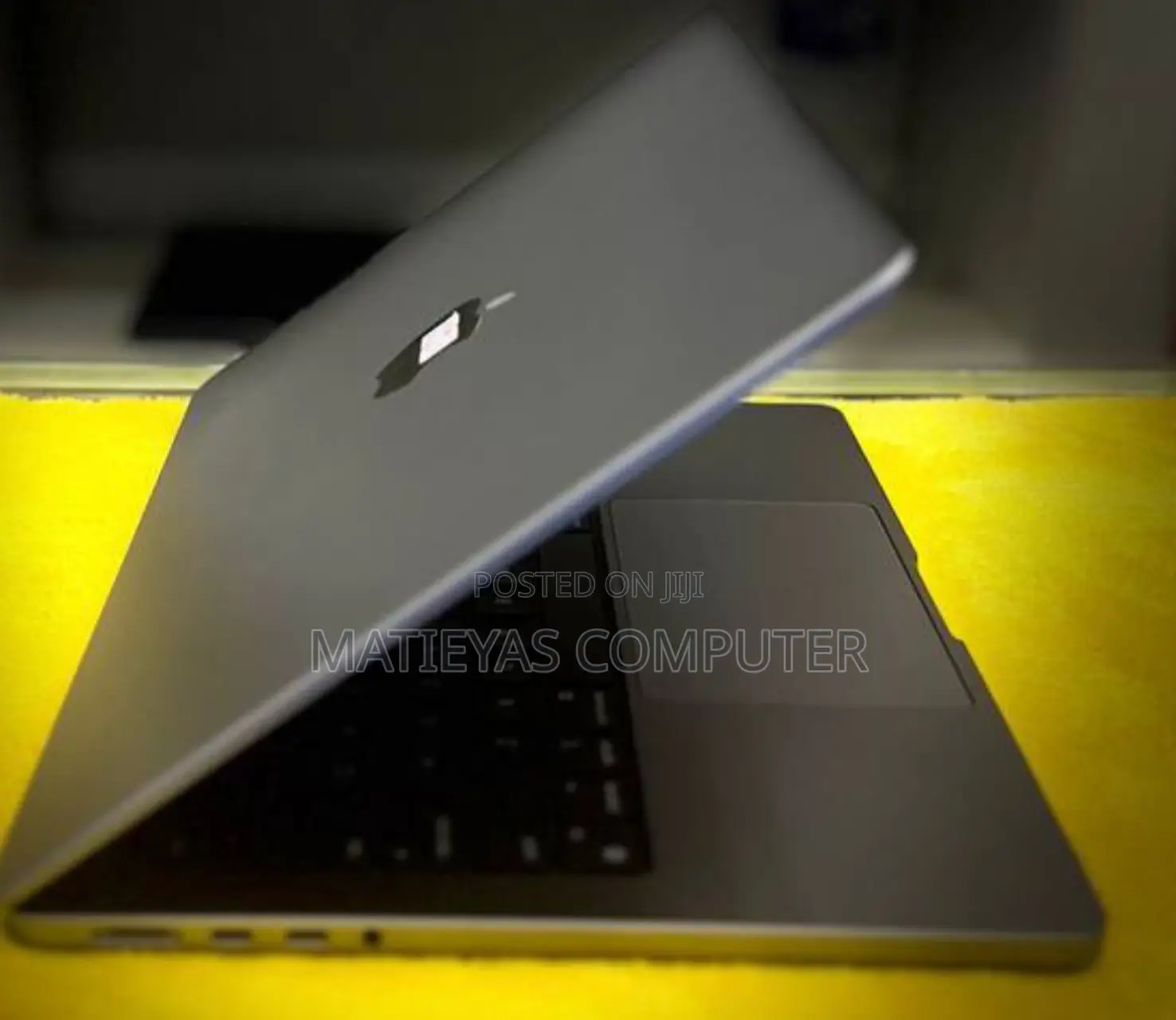 New Apple MacBook Pro 2023 M3 Max 14-Inch 8GB Apple M3 Pro SSD 512GB