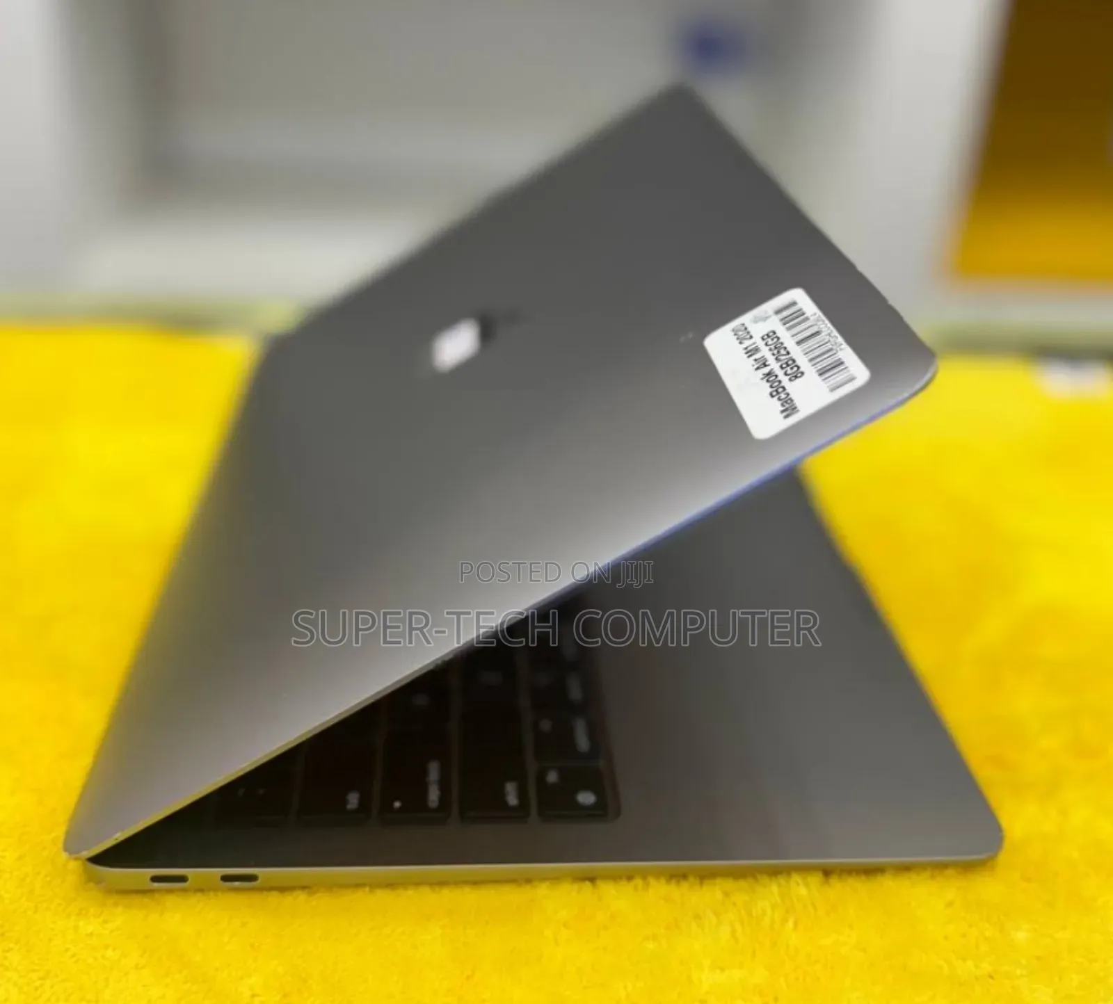 New Laptop Apple MacBook Air 2020 M1 8GB Apple M1 SSD 256GB