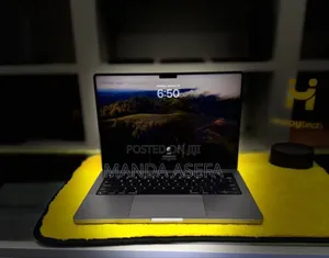 Photo - New Laptop Apple MacBook Pro 8GB Apple M3 SSD 512GB