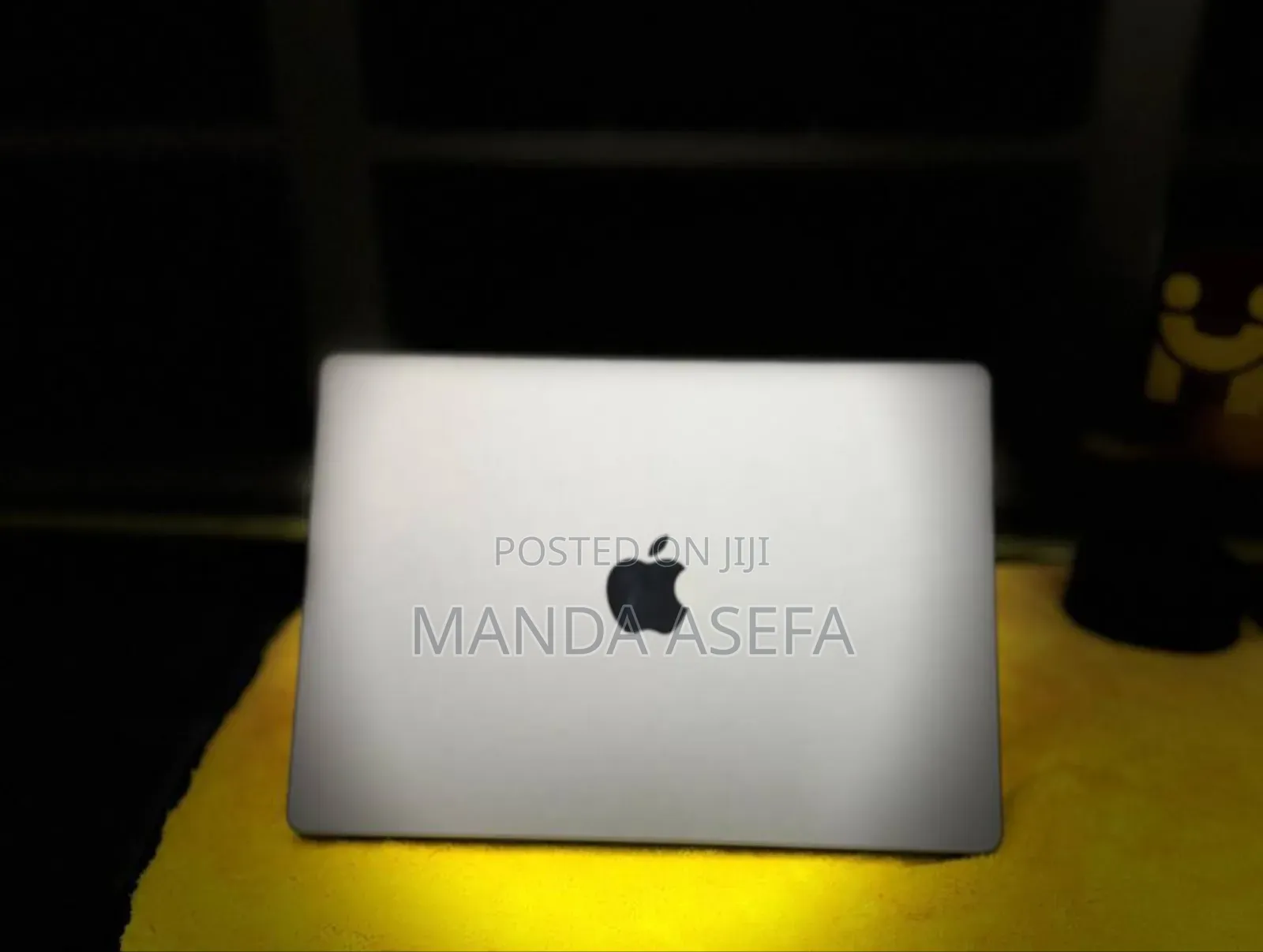 New Laptop Apple MacBook Pro 8GB Apple M3 SSD 512GB