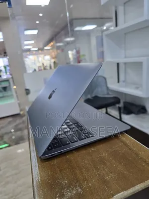 New Laptop Apple MacBook Air 2020 M1 8GB Apple M1 SSD 256GB