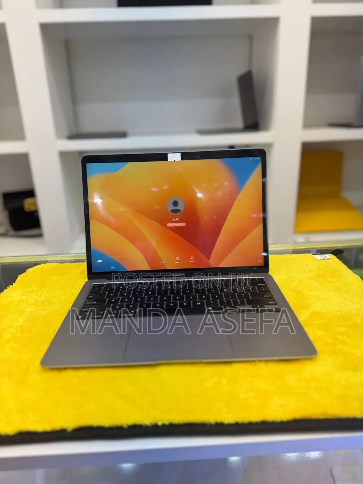 New Laptop Apple MacBook Air 2020 M1 8GB Apple M1 SSD 256GB