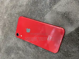 Apple iPhone XR 64 GB Red