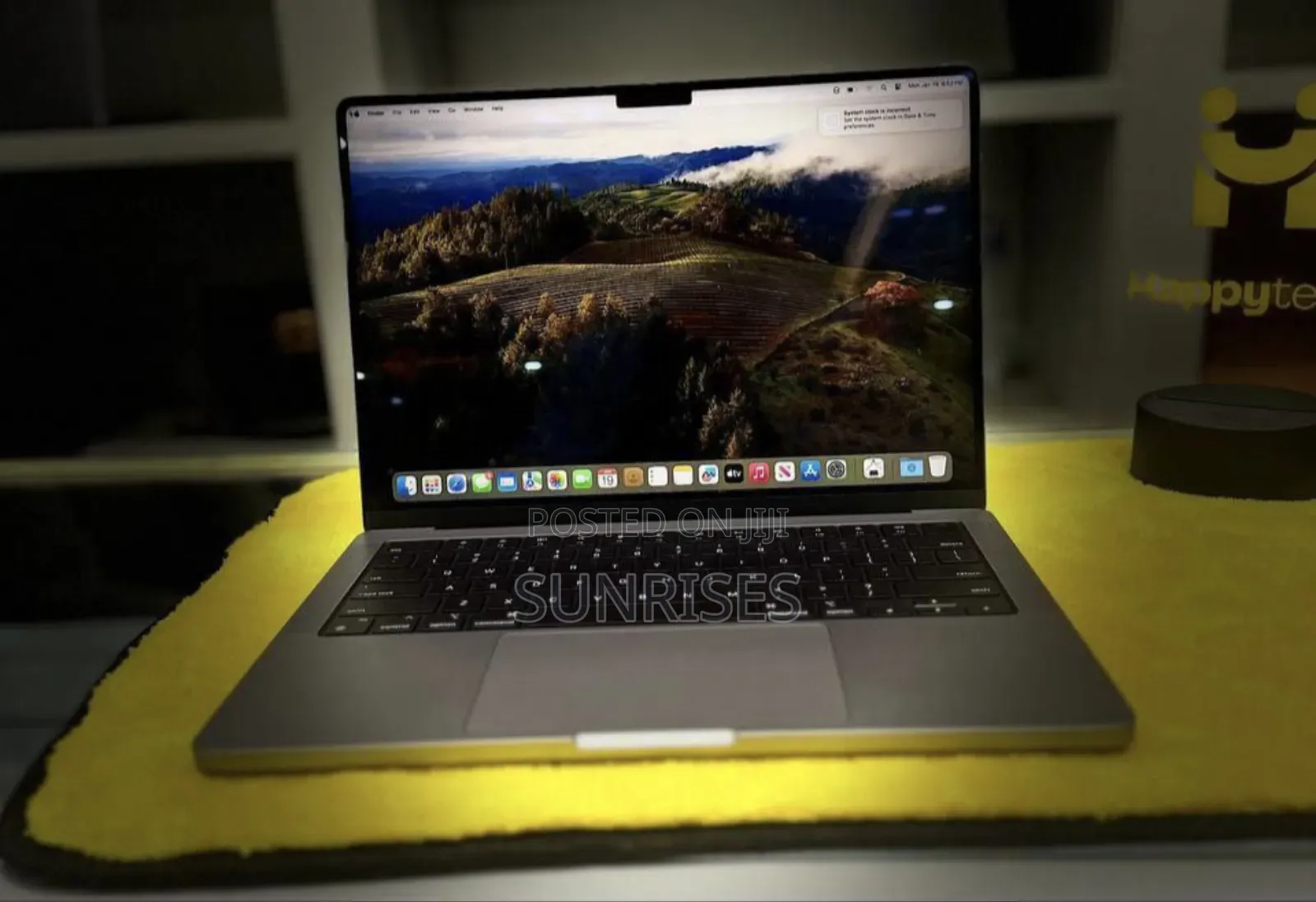 New Laptop Apple MacBook Pro 2023 M3 14-Inch 8GB Apple M3 SSD 512GB