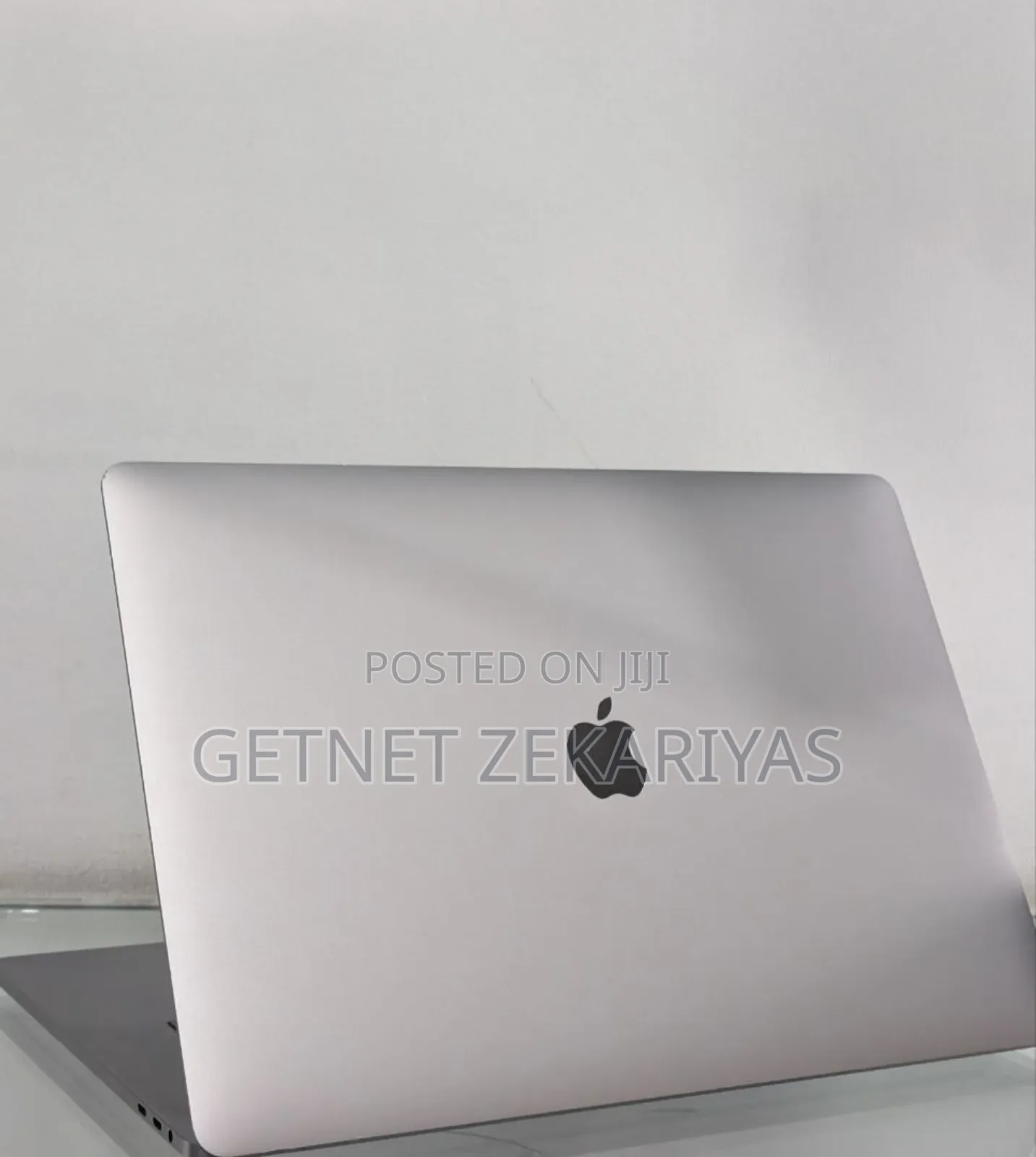 New Laptop Apple MacBook Pro 2018 16GB Intel Core I7 SSD 512GB