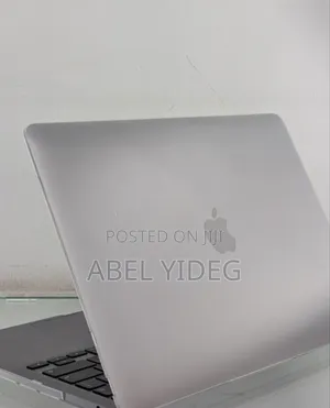 New Laptop Apple MacBook Pro 2020 M1 8GB Apple M1 SSD 256GB