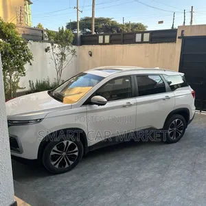 Photo - Chevrolet Captiva 2022 White