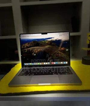 New Apple MacBook Pro 2023 M3 14-Inch 8GB Apple M3 Pro SSD 512GB