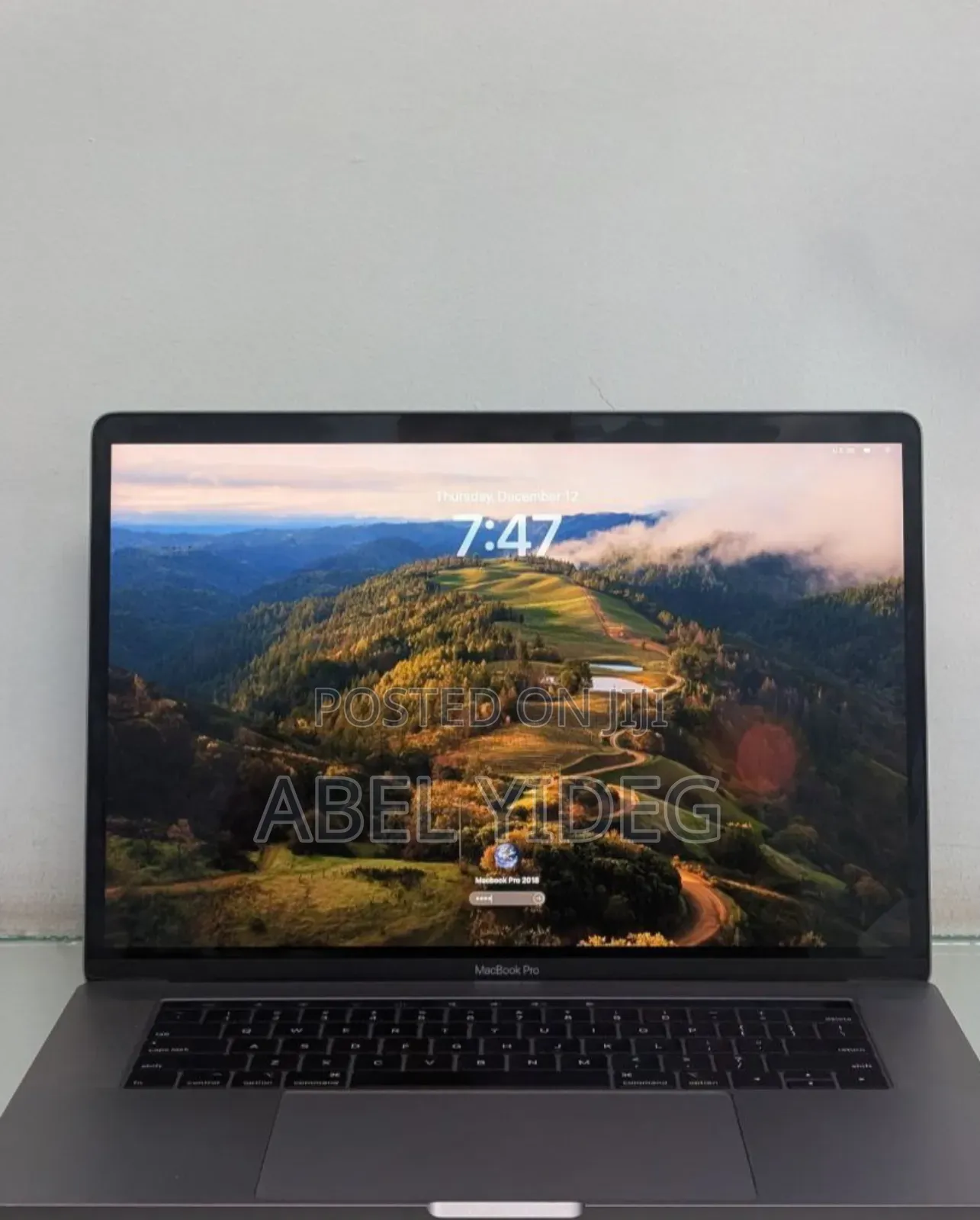 New Laptop Apple MacBook Pro 2018 16GB Intel Core I7 SSD 512GB