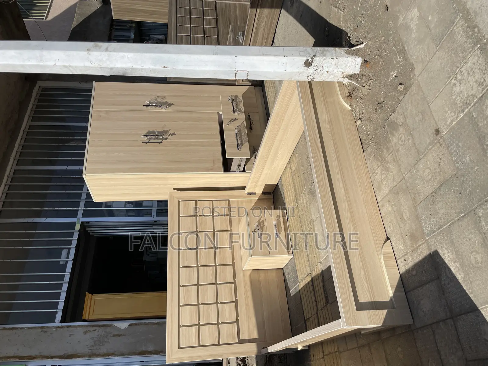 Kum Satn Bed 1 Komodino