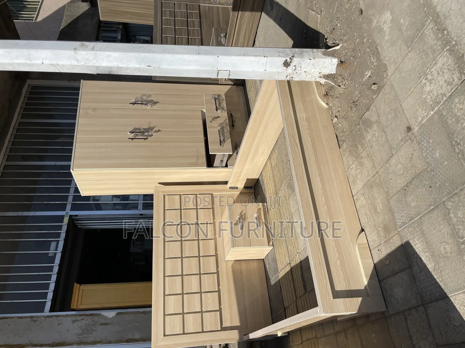 Kum Satn Bed 1 Komodino