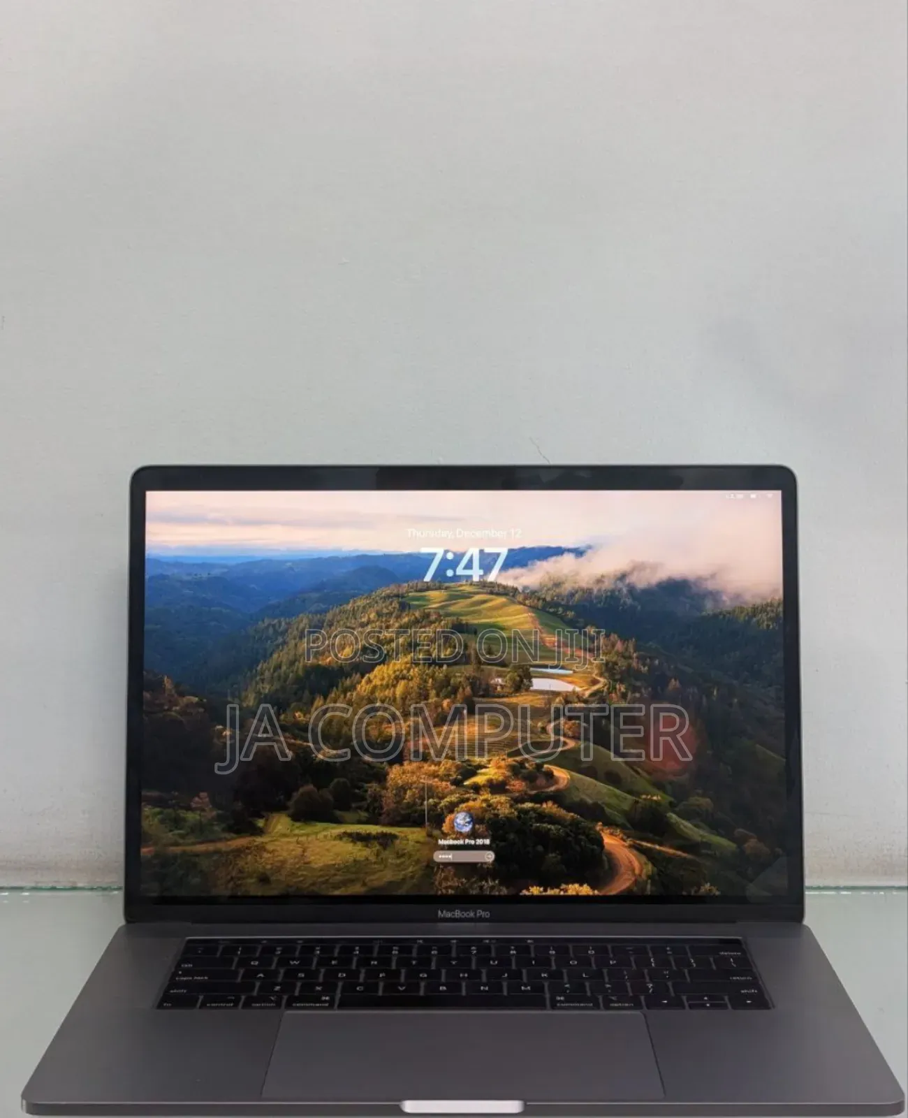 New Laptop Apple MacBook Pro 2018 16GB Intel Core I5 SSD 512GB