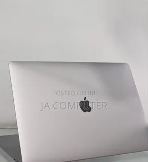 New Laptop Apple MacBook Pro 2018 16GB Intel Core I5 SSD 512GB