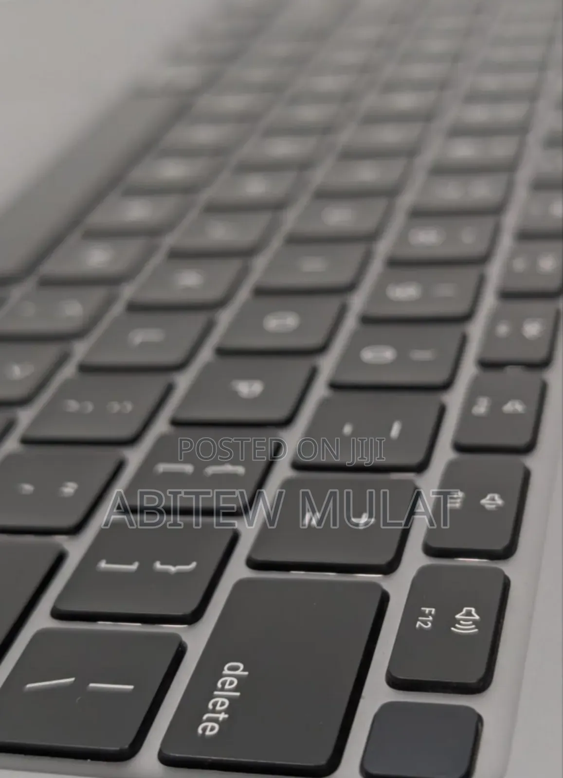 New Laptop Apple MacBook Air 2020 M1 8GB Apple M1 SSD 256GB