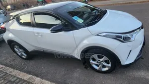 Photo - Toyota C-HR 2020 White