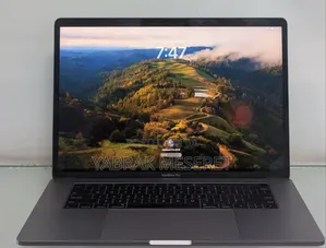 New Laptop Apple MacBook Pro 2018 16GB Intel Core I7 SSD 512GB
