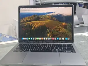 Photo - New Laptop Apple MacBook Pro 2018 8GB Intel Core I5 SSD 256GB