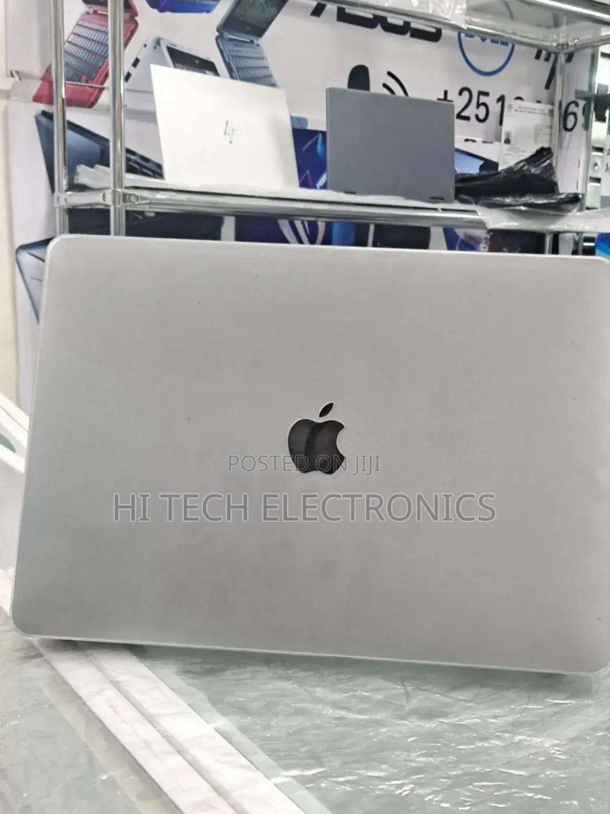 New Laptop Apple MacBook Pro 2018 8GB Intel Core I5 SSD 256GB