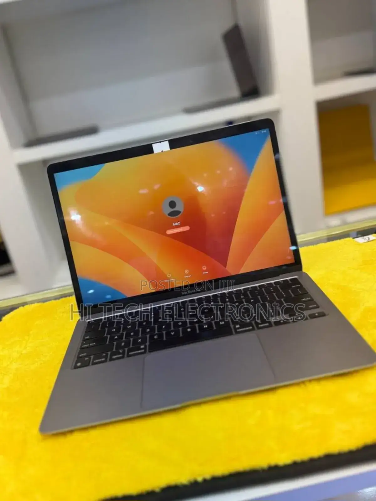 New Laptop Apple MacBook Air 2020 M1 8GB Apple M1 SSD 256GB