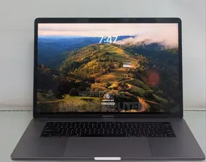 New Laptop Apple MacBook Pro 2018 16GB Intel Core I7 SSD 512GB