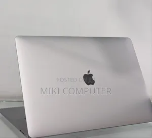 New Laptop Apple MacBook Pro 2018 16GB Intel Core I7 SSD 512GB