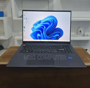 New Laptop Asus VivoBook 15 X505BA 16GB Intel SSD 512GB