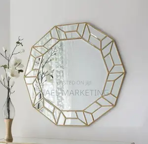 ውብ እና ዘመናዊ መስታወት