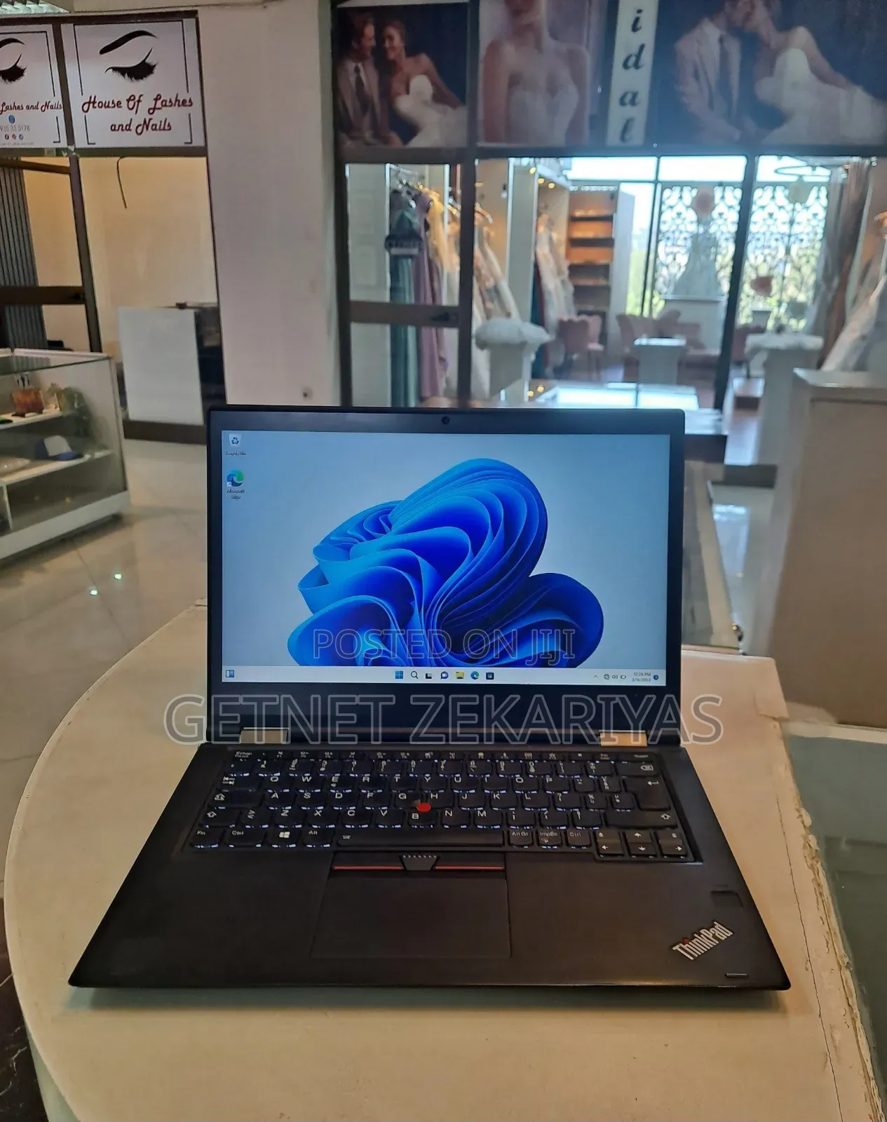 New Laptop Lenovo ThinkPad Yoga 370 8GB Intel Core I5 SSD 512GB