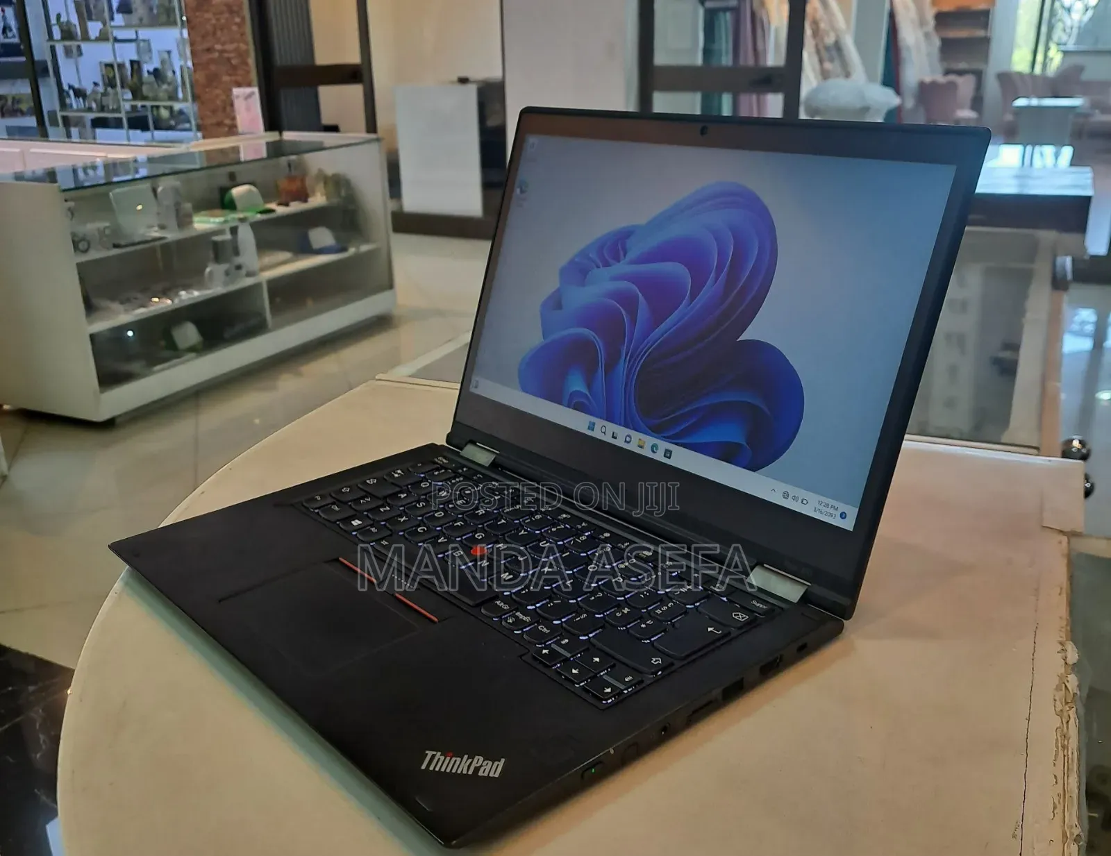 New Laptop Lenovo ThinkPad Yoga 370 8GB Intel Core I5 SSD 512GB