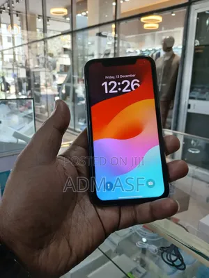 Photo - Apple iPhone 11 128 GB Black