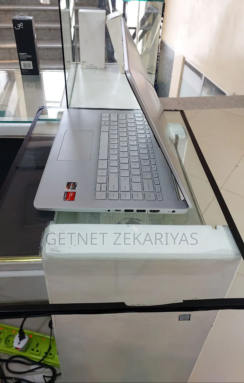 New Laptop HP Stream Notebook 8GB AMD Ryzen 3 SSD 512GB