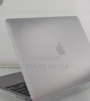 Photo - New Laptop Apple MacBook Pro 2020 M1 8GB Apple M1 Pro SSD 256GB