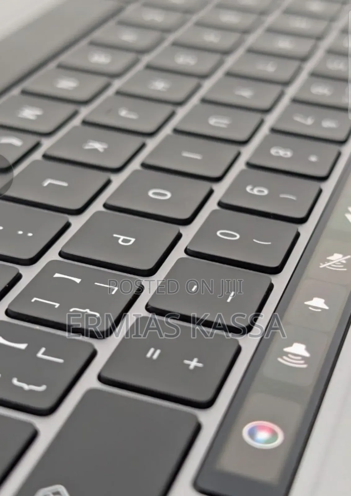 New Laptop Apple MacBook Pro 2020 M1 8GB Apple M1 Pro SSD 256GB