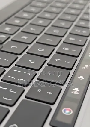 New Laptop Apple MacBook Pro 2020 M1 8GB Apple M1 Pro SSD 256GB