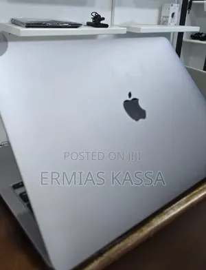 New Laptop Apple MacBook Air 2020 M1 8GB Apple M1 SSD 256GB