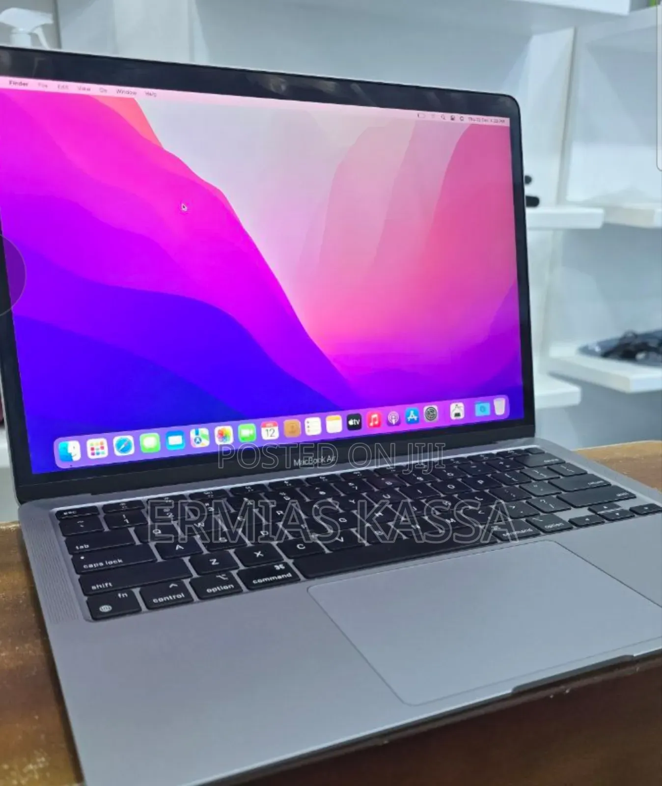 New Laptop Apple MacBook Air 2020 M1 8GB Apple M1 SSD 256GB