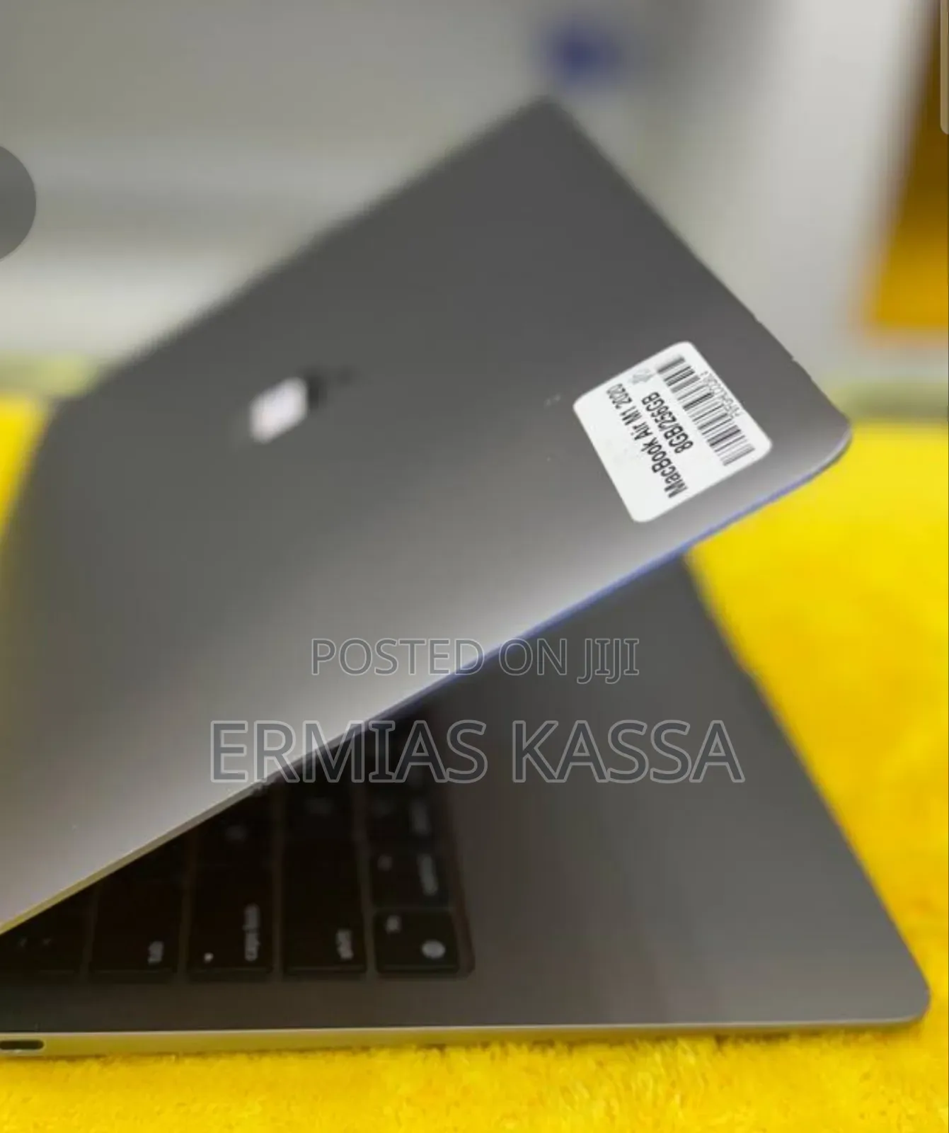 New Laptop Apple MacBook Air 2020 M1 8GB Apple M1 SSD 256GB