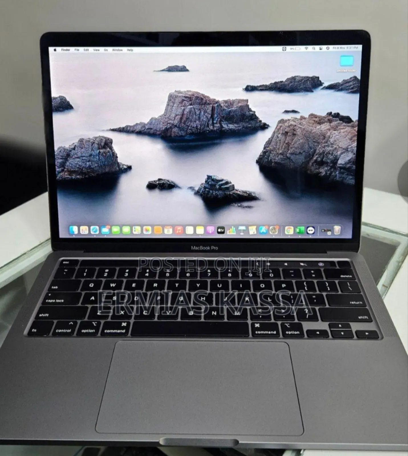 New Laptop Apple MacBook Pro 2017 8GB Intel Core I5 SSD 256GB