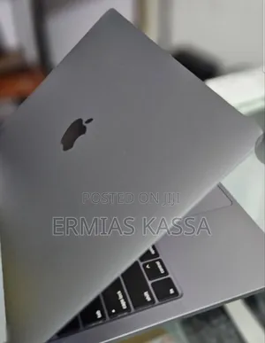 New Laptop Apple MacBook Pro 2017 8GB Intel Core I5 SSD 256GB