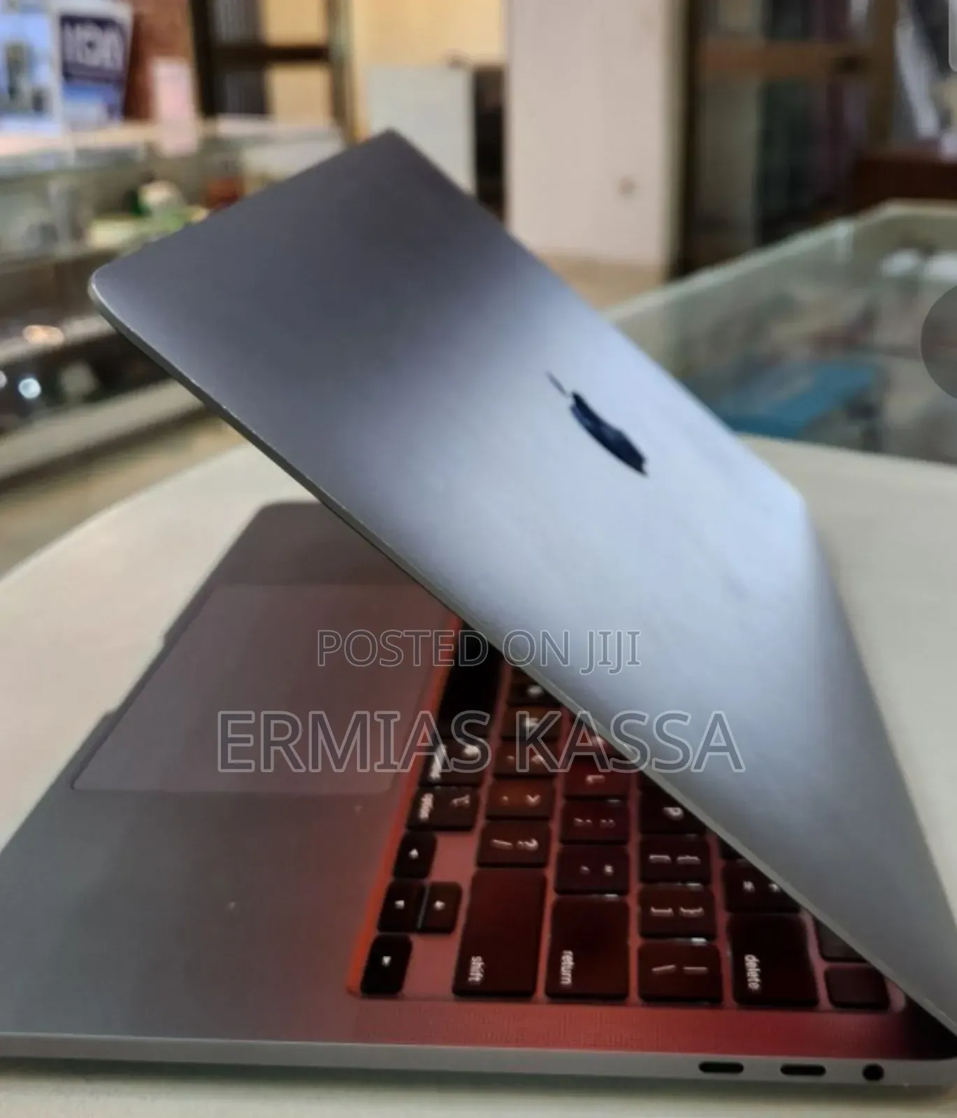 New Laptop Apple MacBook Pro 2020 16GB Intel Core I5 SSD 512GB