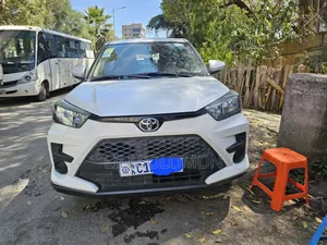 Photo - Toyota Raize 2022 White