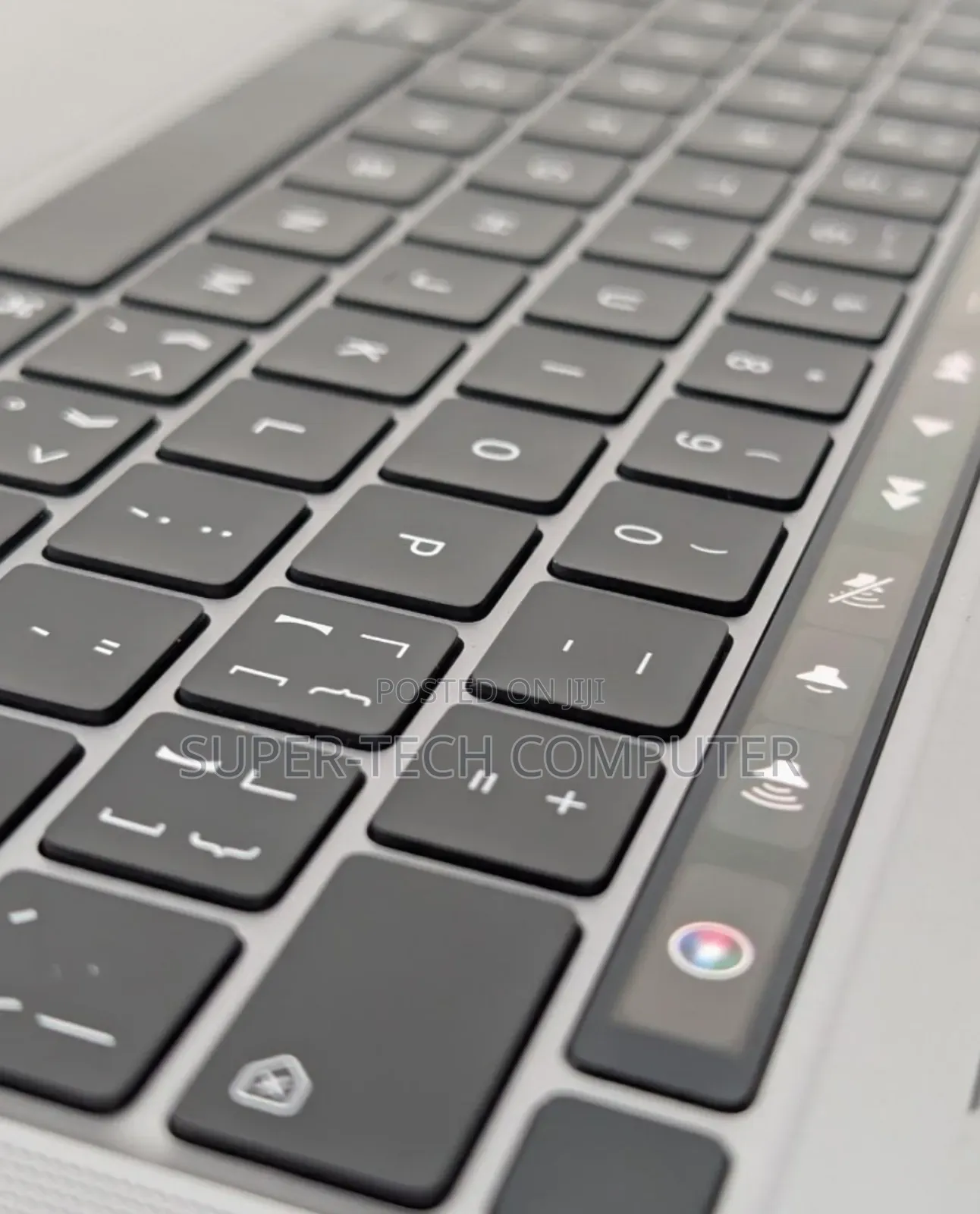 New Laptop Apple MacBook Pro 2020 M1 8GB Apple M1 SSD 256GB